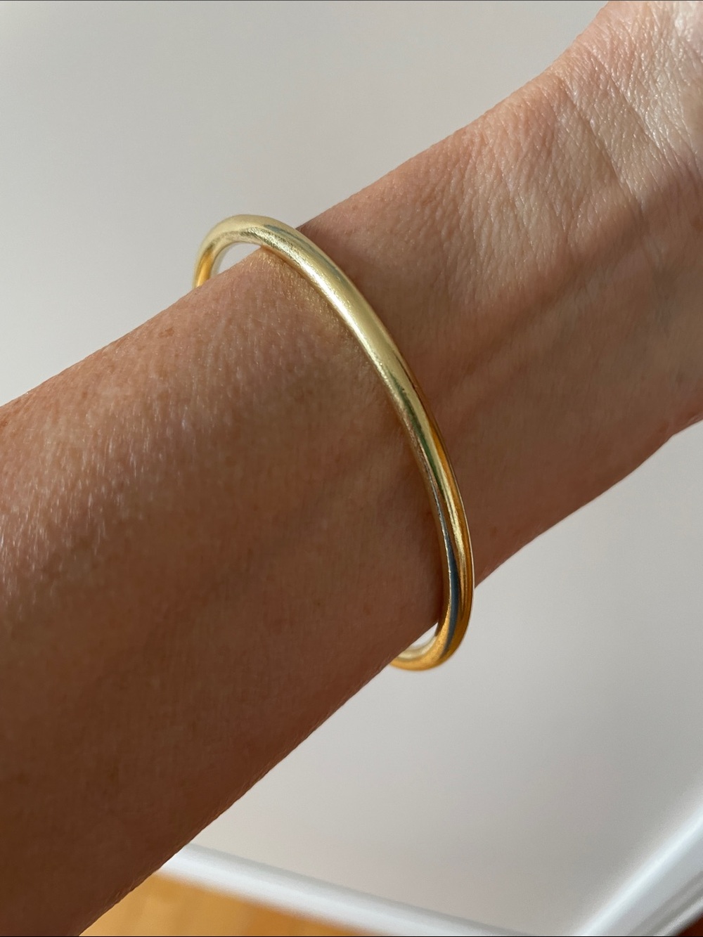 Minimalist Shiny Gold Slim Bangle Bracelet 6 - Picture 3 of 3